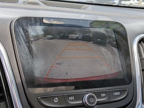 Used 2018 Chevrolet Equinox LT FWD image 34