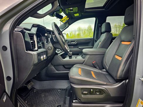 Used 2024 GMC Sierra 1500 AT4 w/ Technology Package AWD/4WD image 16
