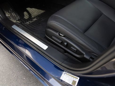 Used 2018 Acura TLX FWD image 10