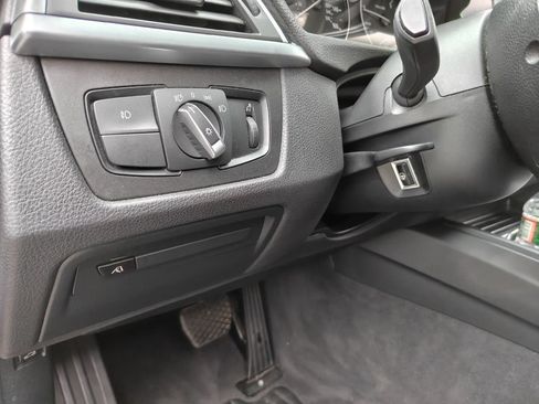 Used 2018 BMW 320i xDrive Sedan w/ Convenience Package AWD/4WD image 20
