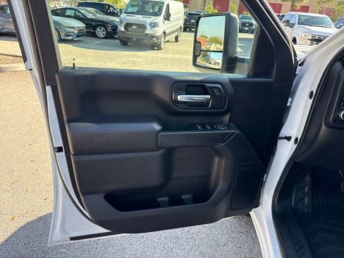 Used 2024 GMC Sierra 2500 Pro w/ Convenience Package image 13