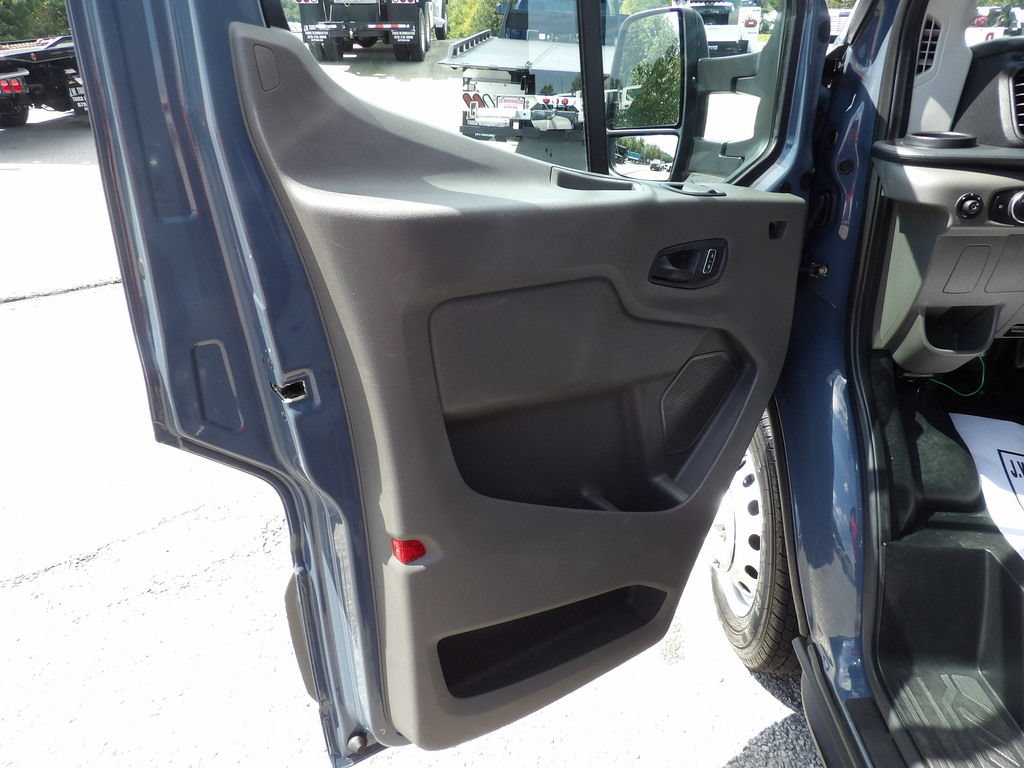 Used 2022 Ford Transit 350 DRW RWD image 14
