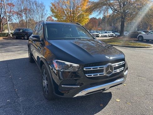 Used 2025 Mercedes-Benz GLE 450 4MATIC image 3