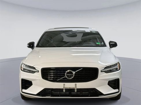 Used 2022 Volvo S60 T8 R-Design w/ Advanced Package image 8