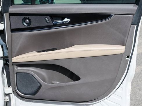 Used 2021 Lincoln Nautilus Reserve image 15