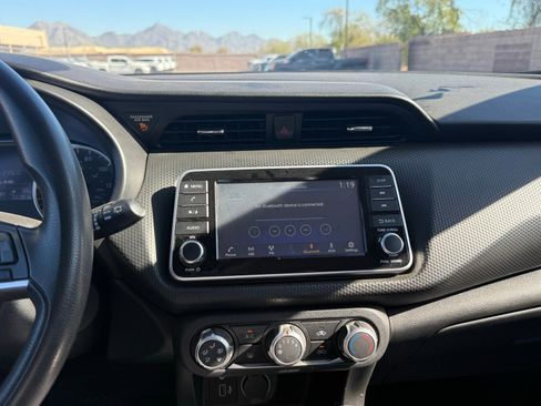 Used 2022 Nissan Kicks S image 19