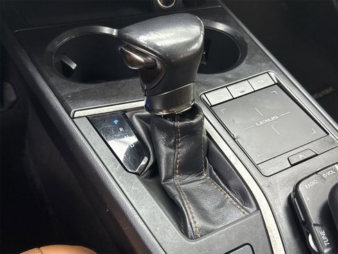 Used 2019 Lexus UX 200 w/ Premium Package image 35