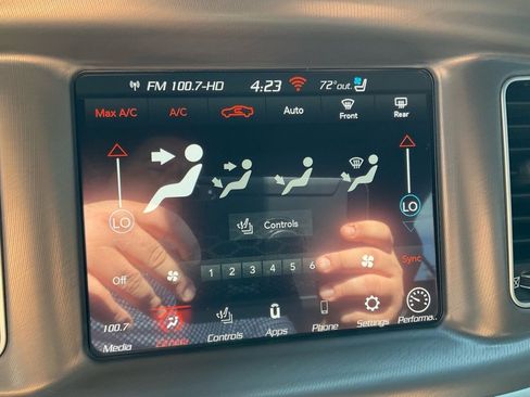 Used 2022 Dodge Charger Scat Pack w/ Dynamics Package image 7