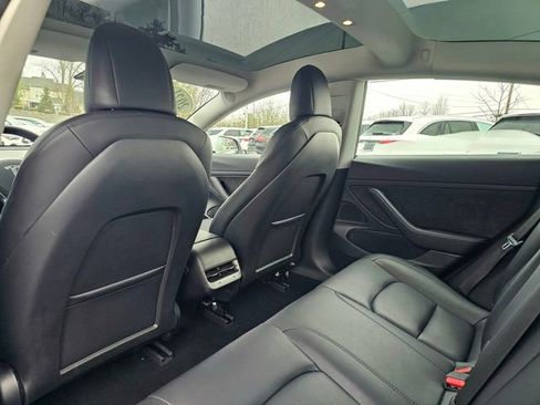 Used 2021 Tesla Model 3 Standard Range Plus image 24