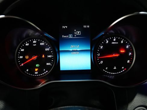 Used 2021 Mercedes-Benz GLC 300 4MATIC image 16