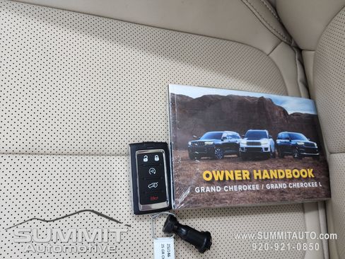 New 2025 Jeep Grand Cherokee Limited w/ Luxury Tech Group II image 72