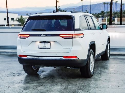 New 2025 Jeep Grand Cherokee Laredo image 9