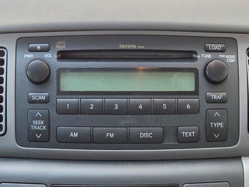 Used 2005 Toyota Corolla CE FWD image 16