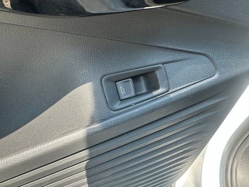 Used 2021 Volkswagen ID.4 Pro S RWD image 12