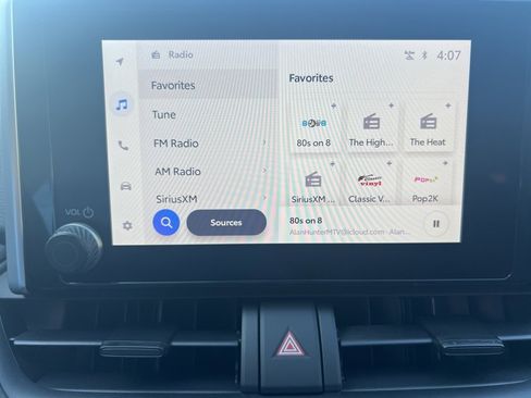 Used 2025 Toyota RAV4 XLE image 37