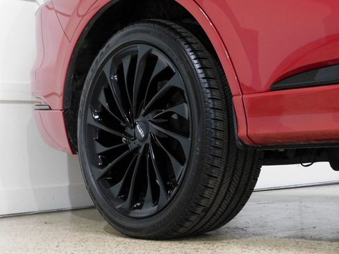 Used 2025 Lincoln Aviator Reserve w/ Equipment Group 201A image 9