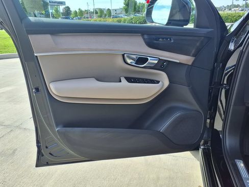 New 2026 Volvo XC90 B5 Plus w/ Protection Package Premier AWD/4WD image 9