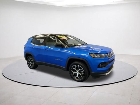 Certified 2024 Jeep Compass Limited image 7