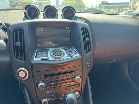 Used 2009 Nissan 370Z Touring RWD image 16