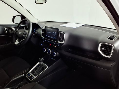 Certified 2026 Hyundai Venue SEL FWD image 9