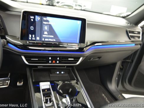 Used 2024 Volkswagen Atlas Cross Sport SEL Premium R-Line image 31