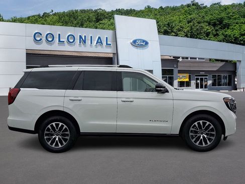 Used 2025 Ford Expedition Platinum AWD/4WD image 7