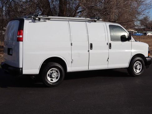 Used 2020 Chevrolet Express 2500 w/ Enhanced Convenience Package image 4