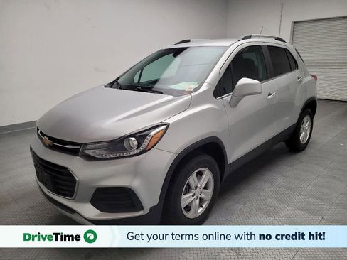 Used 2017 Chevrolet Trax LT w/ LT Convenience Package image 1