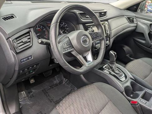 Used 2020 Nissan Rogue SV image 10