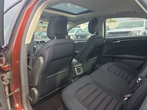 Used 2015 Ford Fusion SE w/ Equipment Group 201A image 17