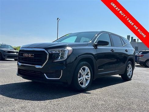 Used 2024 GMC Terrain SLE image 3