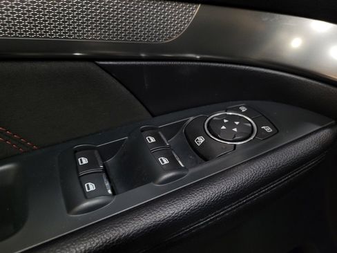 Used 2018 Ford Explorer XLT w/ Equipment Group 202A AWD/4WD image 27