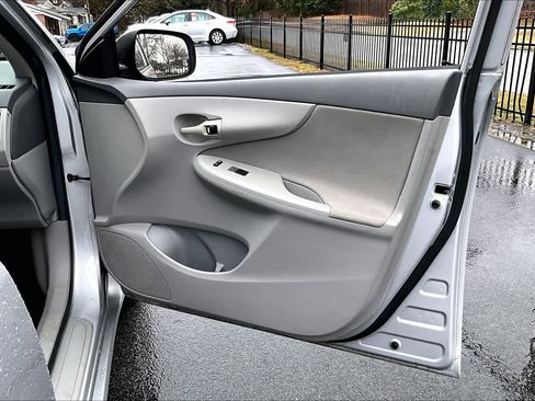 Used 2009 Toyota Corolla LE image 21