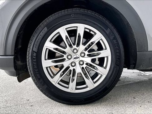 Used 2025 Ford Explorer Platinum RWD image 11