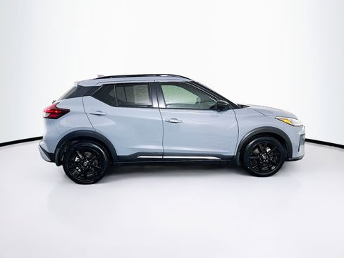 Used 2023 Nissan Kicks SR image 10