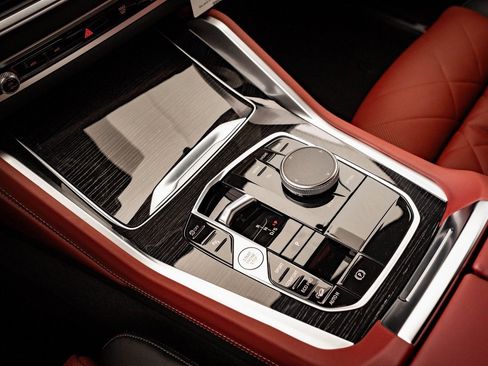 New 2026 BMW X6 xDrive40i w/ Climate Comfort Package image 40