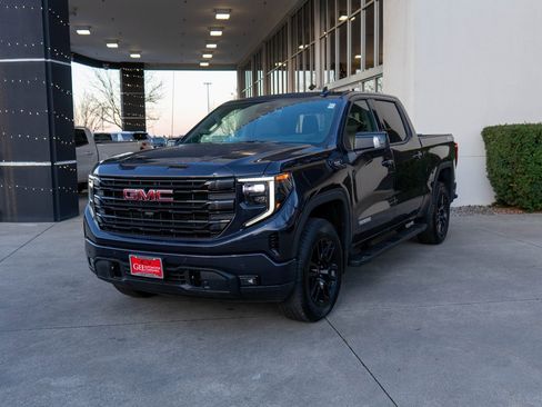 New 2025 GMC Sierra 1500 Elevation w/ Elevation Premium Package image 3