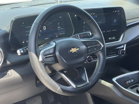 Used 2026 Chevrolet Equinox LT w/ Convenience Package II FWD image 23