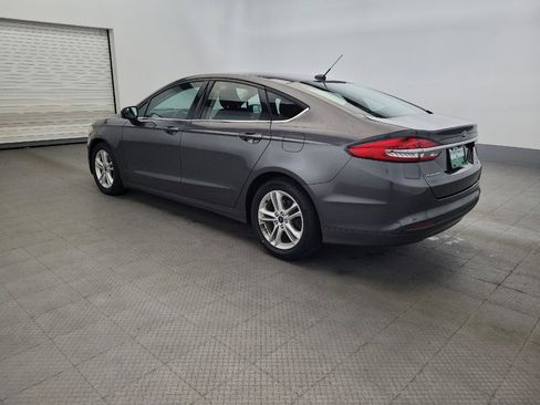 Used 2018 Ford Fusion SE w/ Fusion SE Technology Package FWD image 3