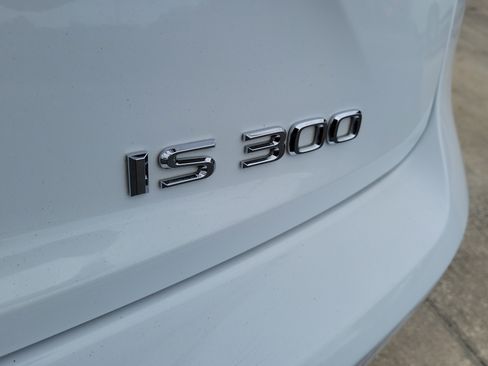 Used 2018 Lexus IS 300 F Sport w/ F Sport Package RWD image 10