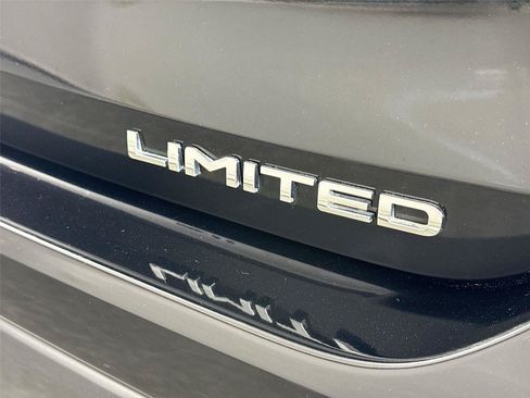 Used 2024 Toyota Highlander Limited AWD/4WD image 11