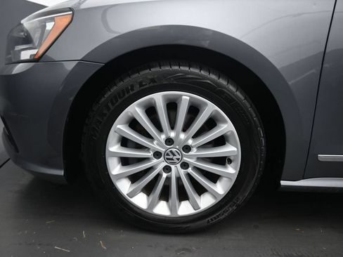 Used 2017 Volkswagen Passat 1.8T SE FWD image 47