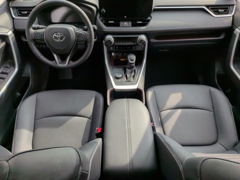 Used 2025 Toyota RAV4 Limited image 30