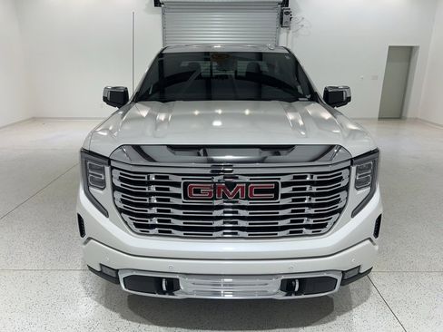 Used 2022 GMC Sierra 1500 Denali w/ Denali Reserve Package image 8