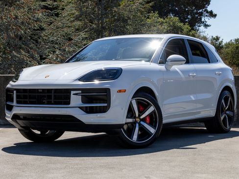 New 2025 Porsche Cayenne S image 1