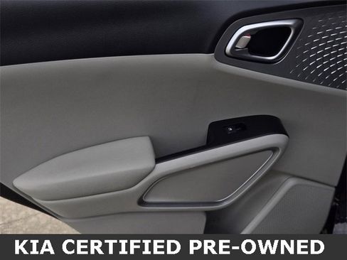 Certified 2025 Kia Soul LX image 10