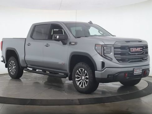 Used 2023 GMC Sierra 1500 AT4 w/ AT4 Preferred Package AWD/4WD image 2