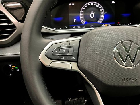 New 2026 Volkswagen Taos SE image 17