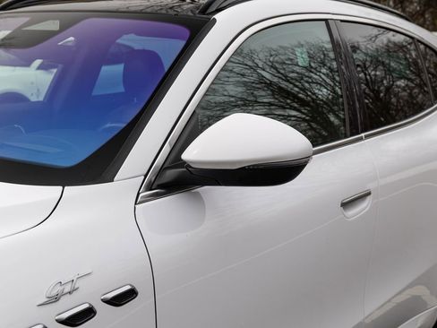 Used 2023 Maserati Grecale GT image 11