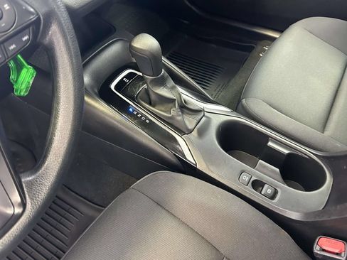 Used 2025 Toyota Corolla LE FWD image 21